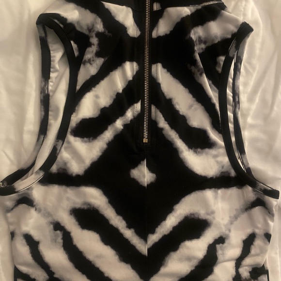 Bebe Marble cropped top - Picture 3 of 3